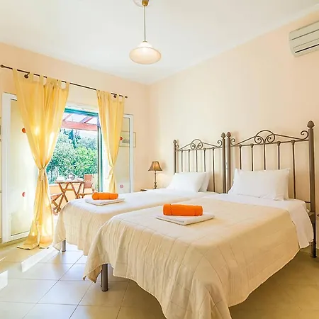 Himara By * Kassiopi